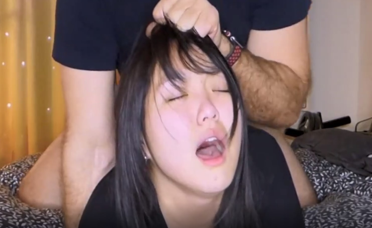 被后入的敏感女孩封面图